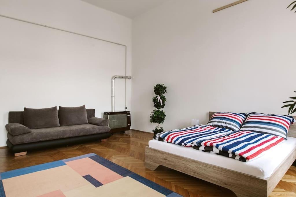 Gigantic Modern For Up To 10 Guests Next To Basilica! Appartement *