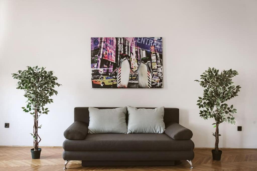 Appartement Gigantic Modern For Up To 10 Guests Next To Basilica!